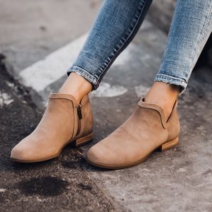 Koolaburra by UGG Suede Boots